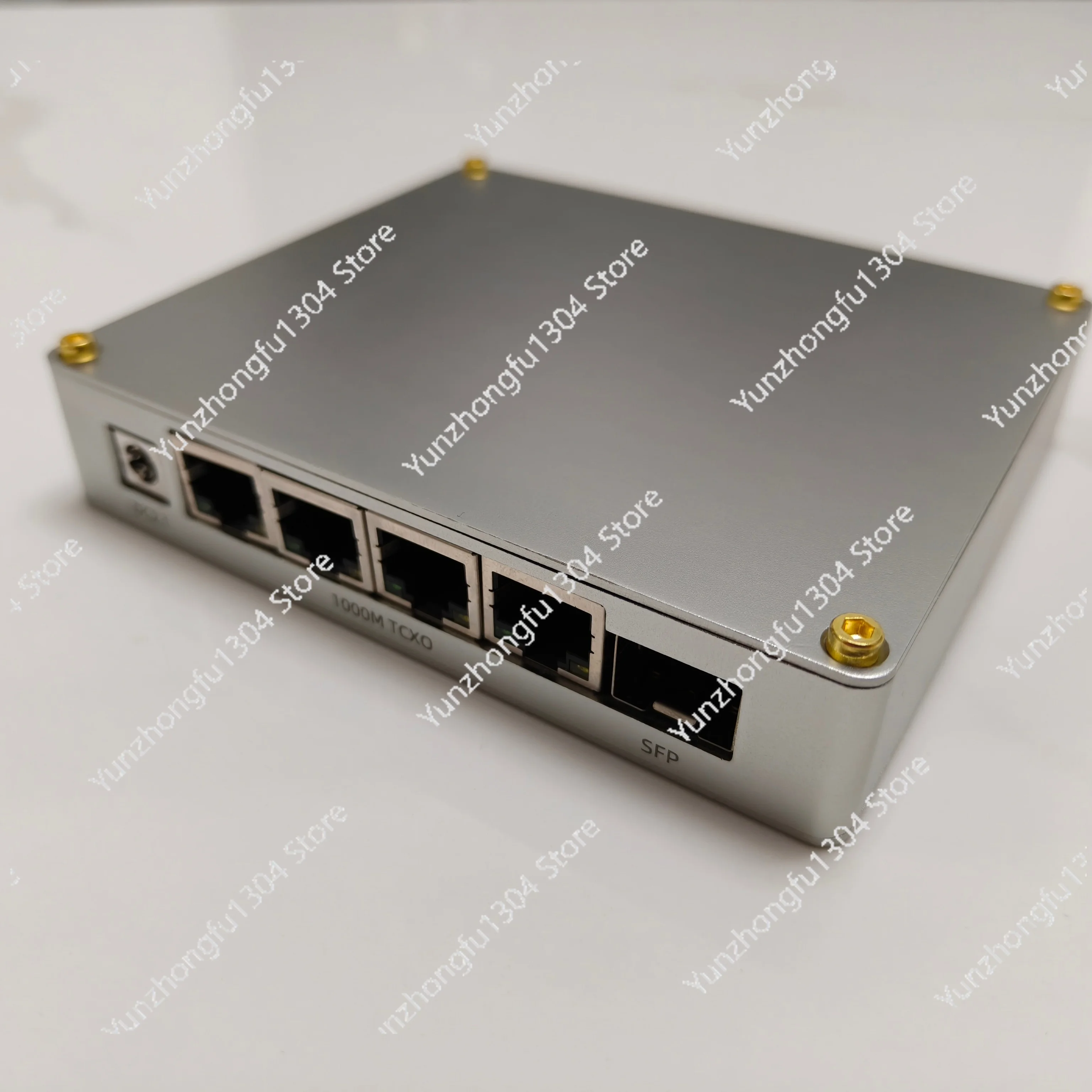 TCXO HIFI switch, 4 electrical ports full Gigabit + one SFP (support optical/electrical module) model is AIKAID Yaoguang