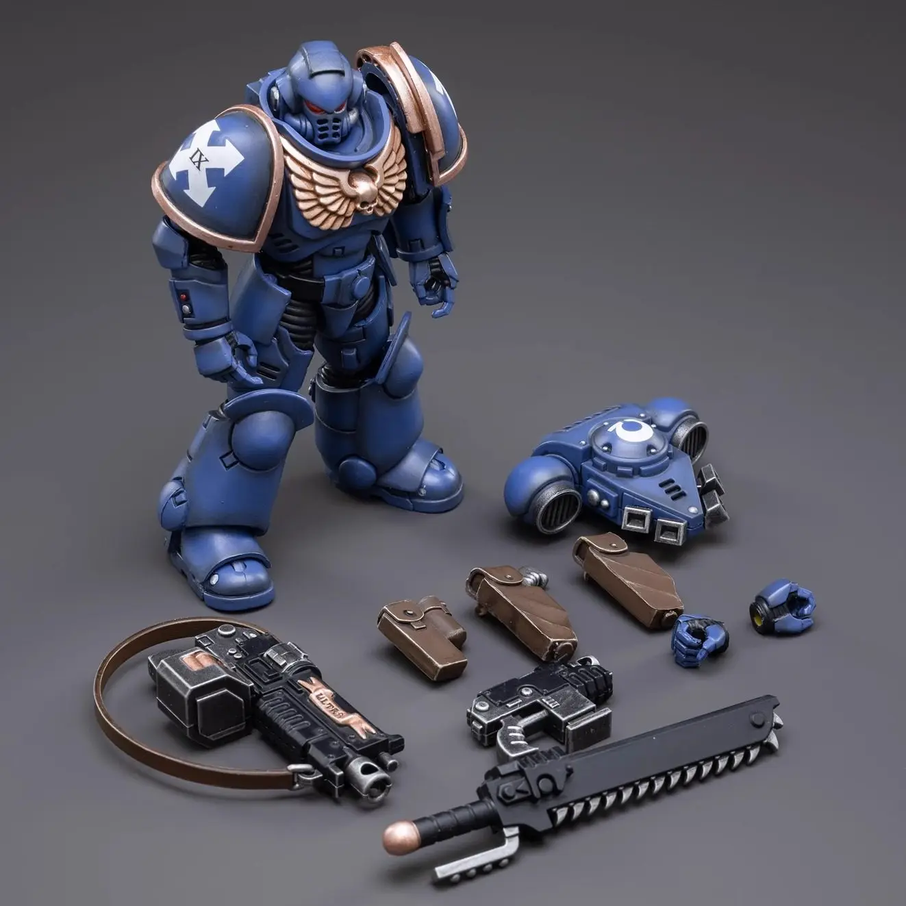 

Фигурка JOYTOY Warhammer 40000/40K Ultramarines Motorcycle Outriders Brother Catonus, оригинальная модель, коллекционная кукла, подарок