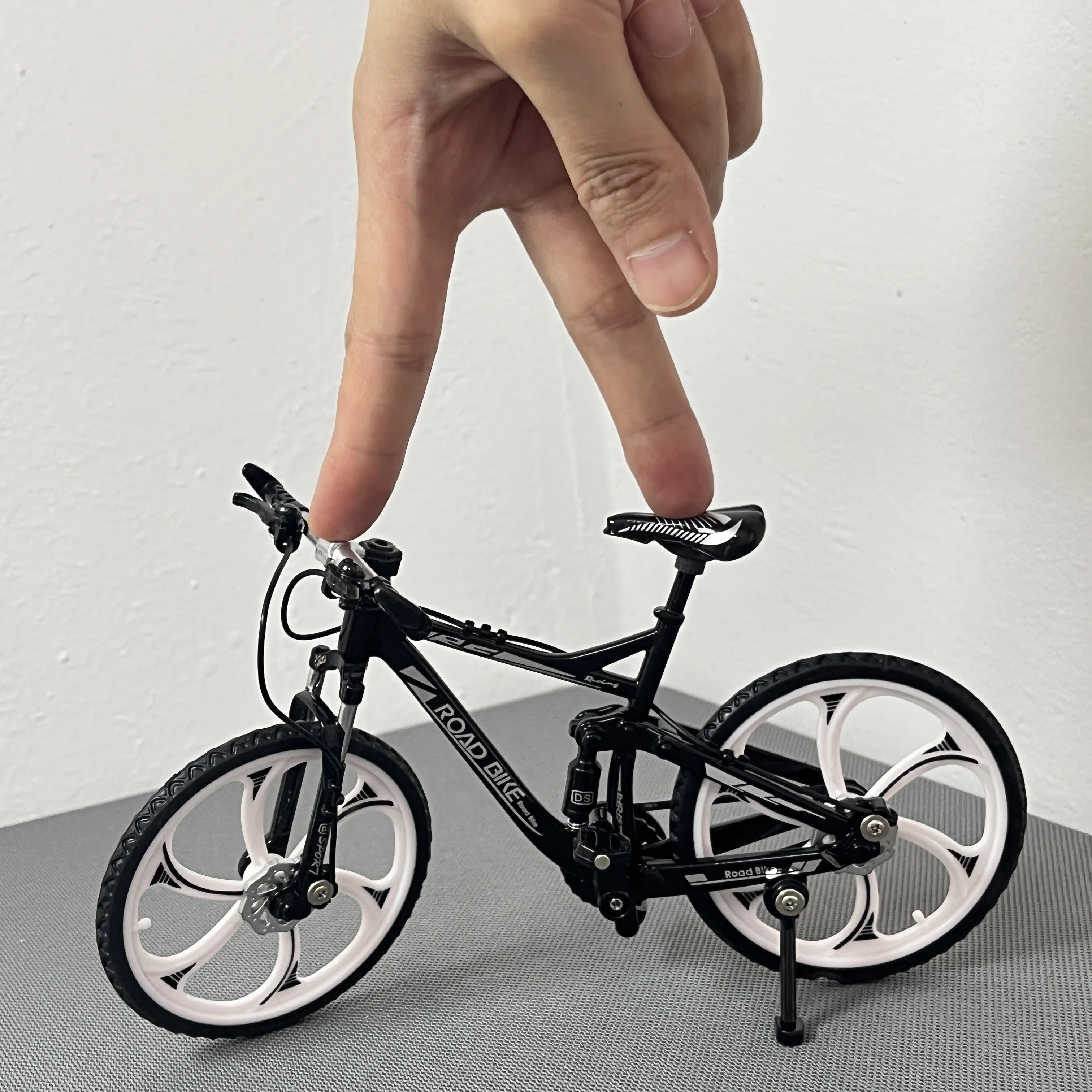 1:8 Mini Model Alloy Bicycle Diecast Decoration Metal Finger Bmx Mountain Mini Bike Simulation Toys Gifts