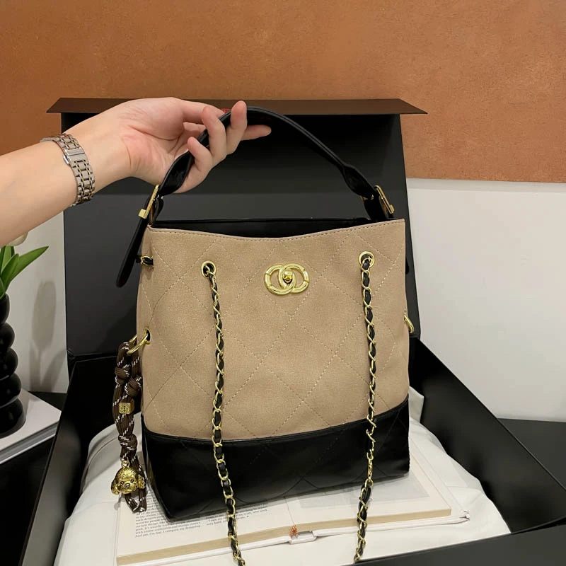 

Versatile Handbags For Ladies Featuring Tote Bags Shoulder Bag Crossbody In Premium Leather Material