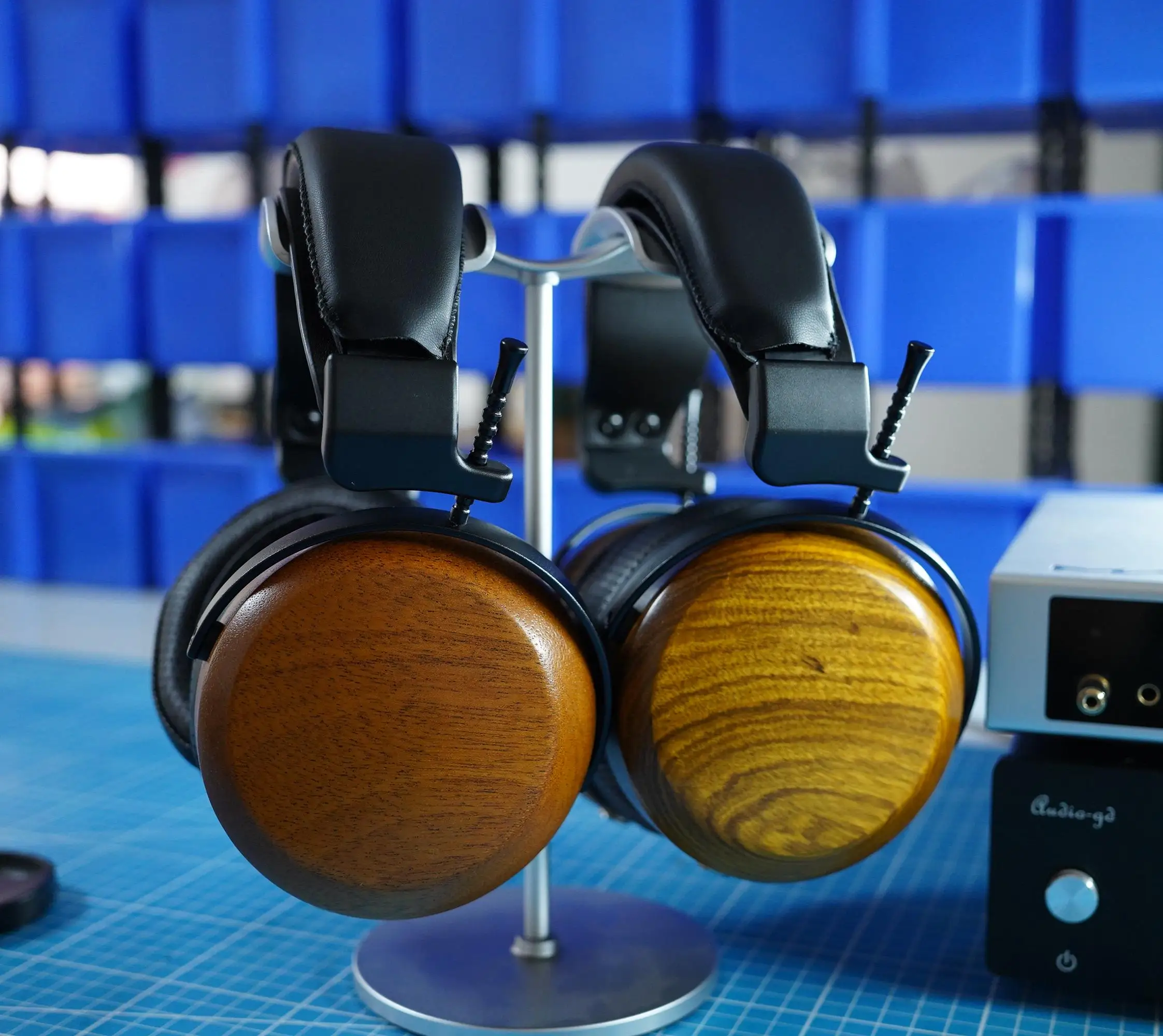 

Geekyaudio DREAM Hifi Music Monitor Studio Stereo Bass Full-Size Magnetic Closed-Back Headphone
