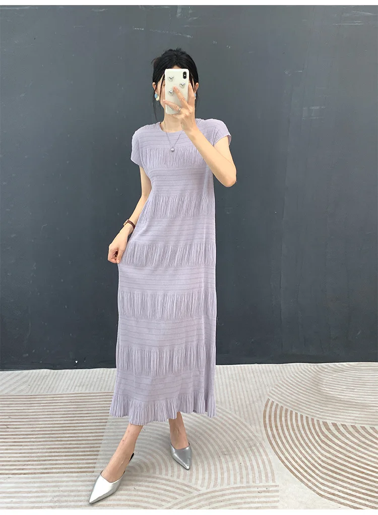 Miyake Plissee-Kleid Elegantes Weißes Mehrlagiges Sommer-Damen-Freizeitkleid Langes Maxikleid Strukturiertes Schmal Geschnittenes Schickes Alltagskleid – Detail 29