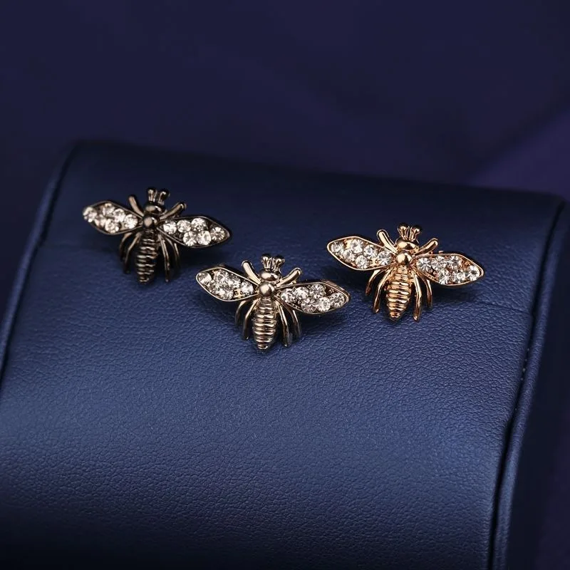 Fashion Personalized Trend Anti-light Rhinestones Bee Breast Pin Metal Collar Pin Stinger Pin Suit Accessories