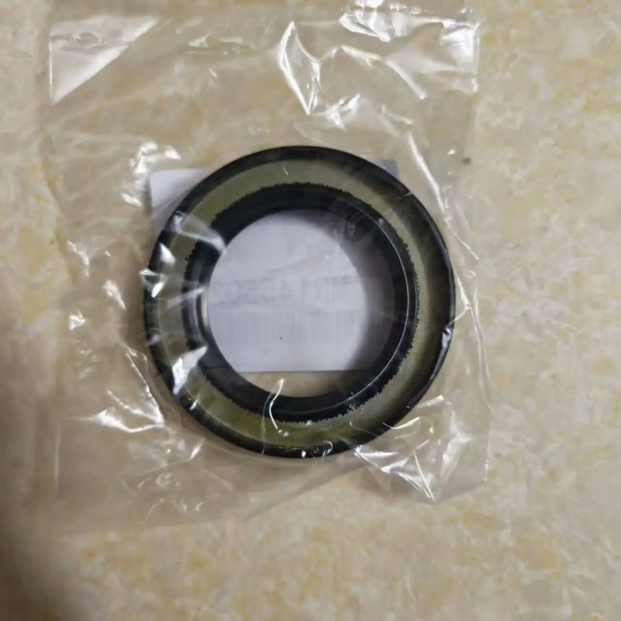 Transmission Input Gear Shaft Oil Seal For Mitsubishi Pajero V43 V45 V73 V93 size 45*68.2*8.3 MR145502