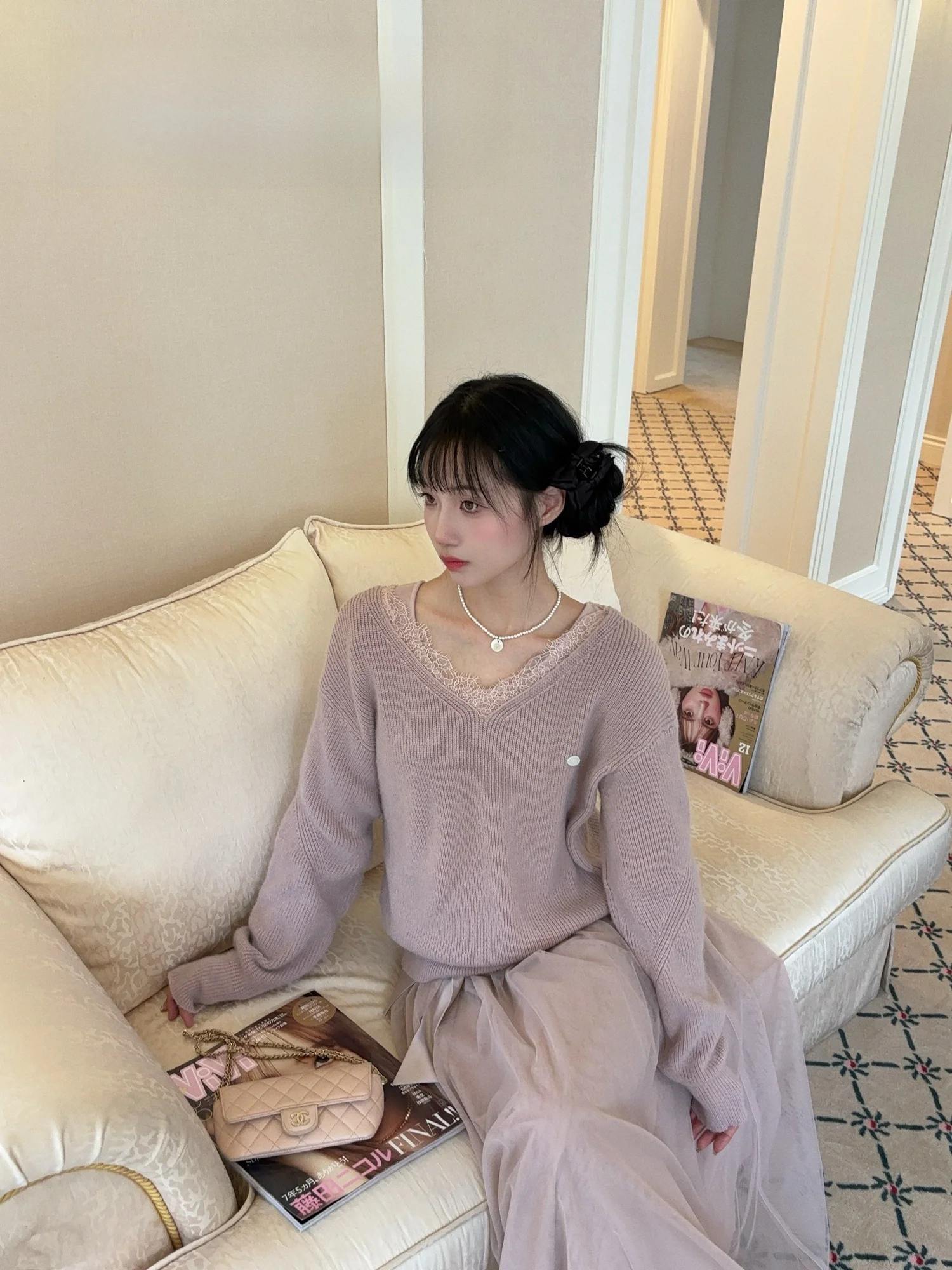 

Свободный вязаный свитер для девочек с кружевными вставками и мехом, V-образный вырез, длинный рукав, теплый, термо, осень-зима, повседневный стиль