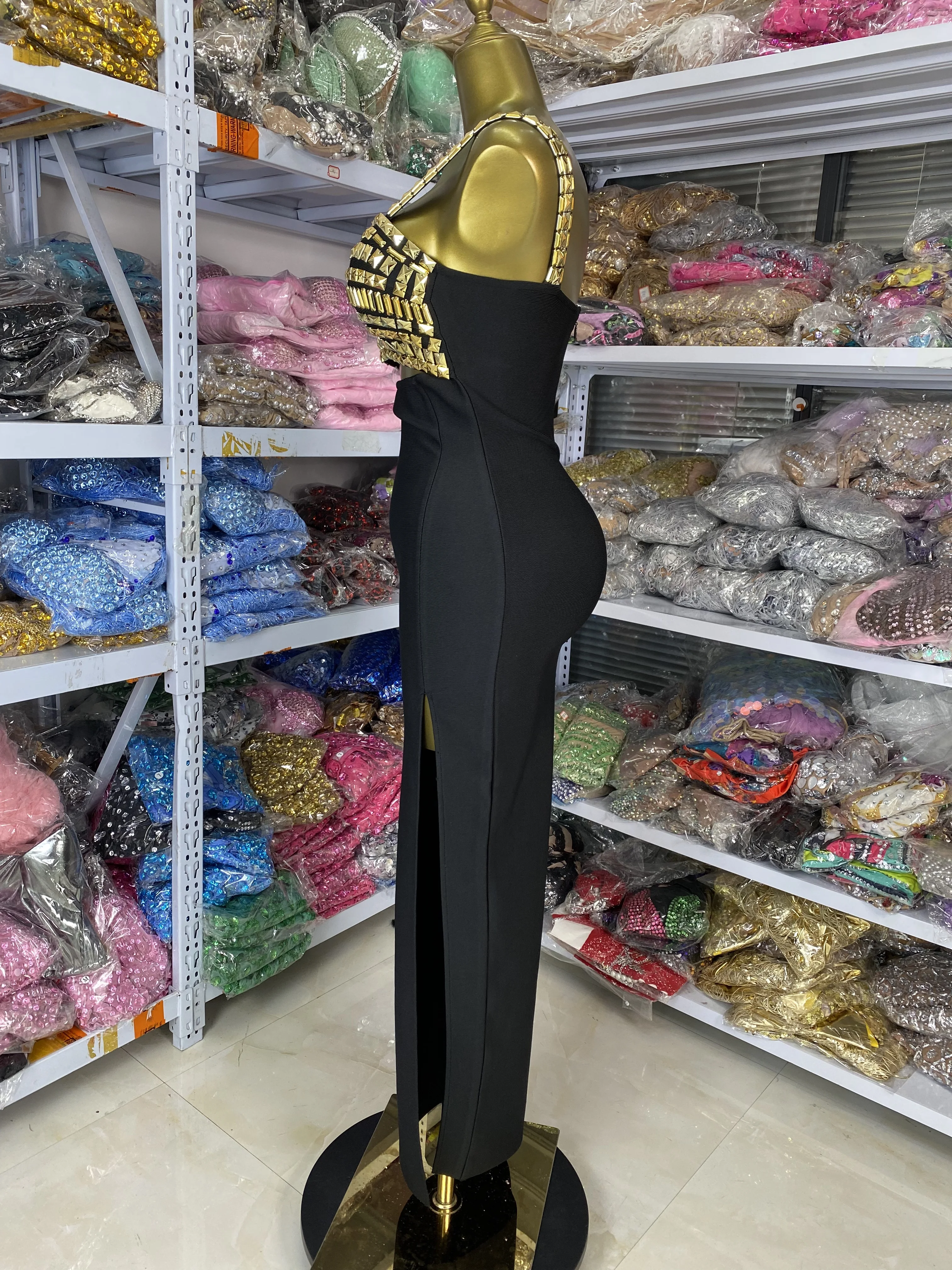 2025, neues Design, Verbandkleid, goldene Pailletten, Stickerei, Slash-Ausschnitt, Ausschnitt, offenes Bein, lange Promi-Abend-Club-Party, Gala-Kleider