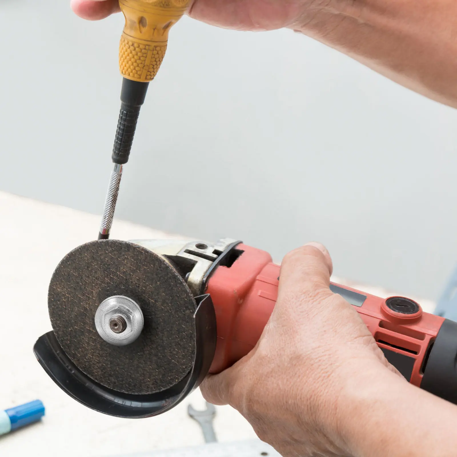 

2Sets Angle Grinder Lock Nut Kit Inner Outer Pressure Plate for Grinding Blades Cutting Sanding Discs Sturdy Fine Craftsmanship
