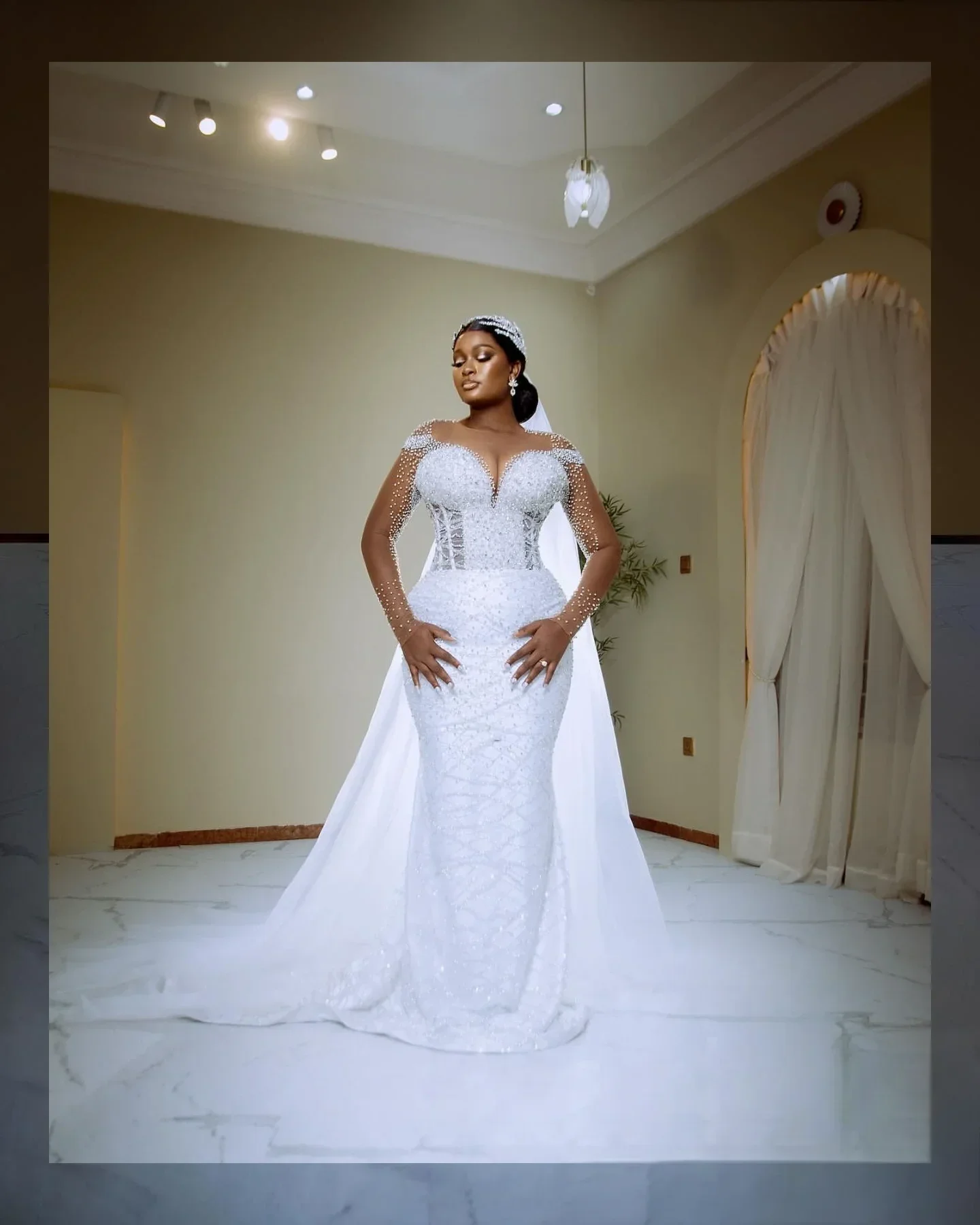 맞춤형 아랍 아소 에비 플러스 사이즈 아이보리 머메이드 웨딩드레스 비즈 장식 시어 넥 비즈 탈부착 트레인 브라이덜 가운 드레스
