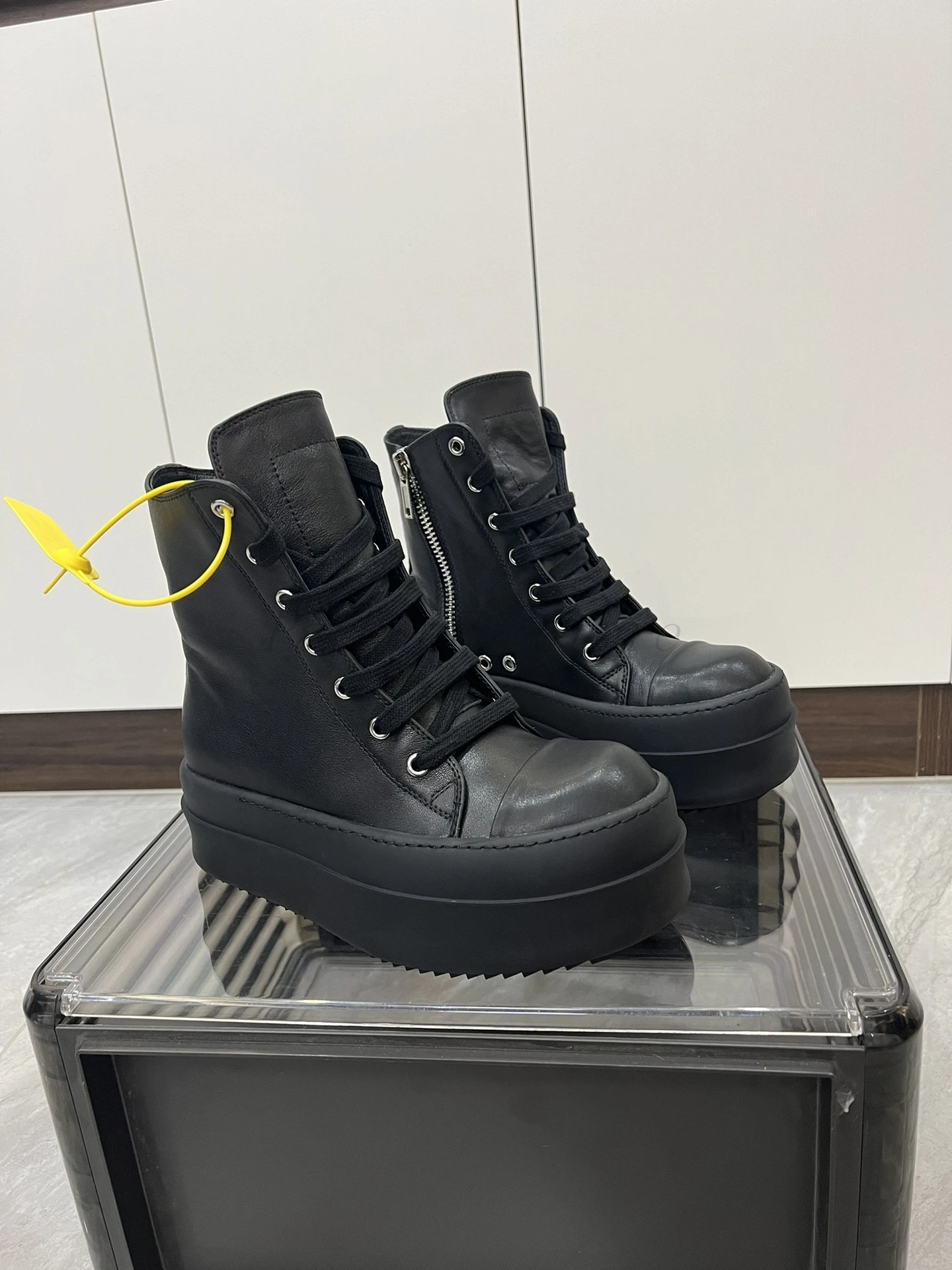 

Thick all black cowhide high top leather boots, comfortable for both men and women, high-quality and multifunctional, classic