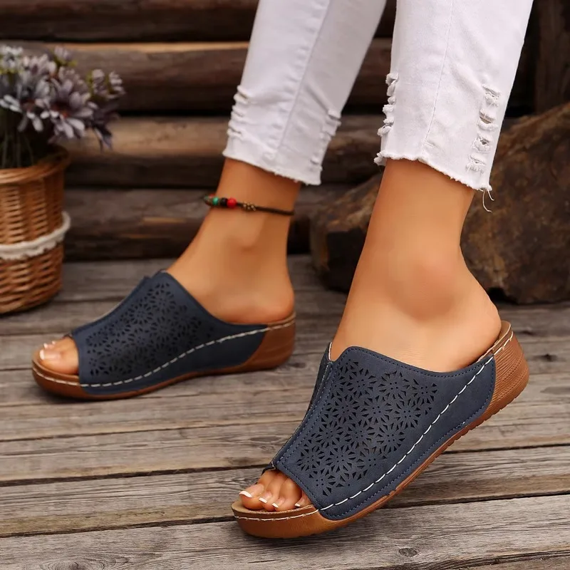 Zapatillas De cuña caladas para Mujer, cómodas sandalias De plataforma antideslizantes, zapatillas De talla grande, novedad De verano 2025, Zapatos De Mujer