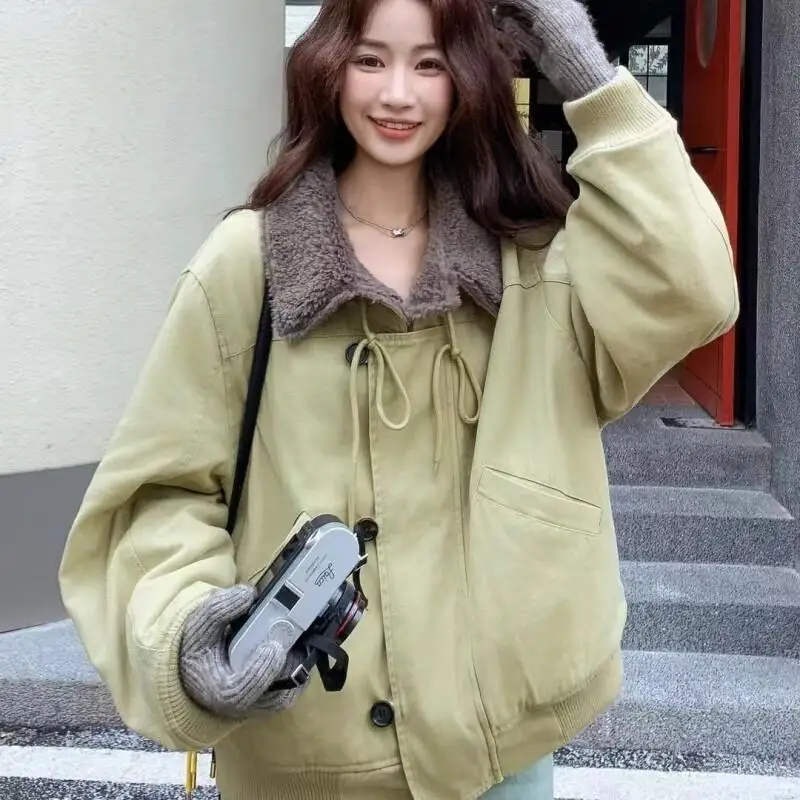 เสื้อแจ็คเก็ตสไตล์เกาหลี ฤดูใบไม้ร่วงและฤดูหนาว แจ็คเก็ตสั้นสำหรับผู้หญิง เสื้อโค้ทลำลองสำหรับฤดูหนาว ไซส์เล็ก แฟชั่นน่ารักสไตล์คาวาอี้