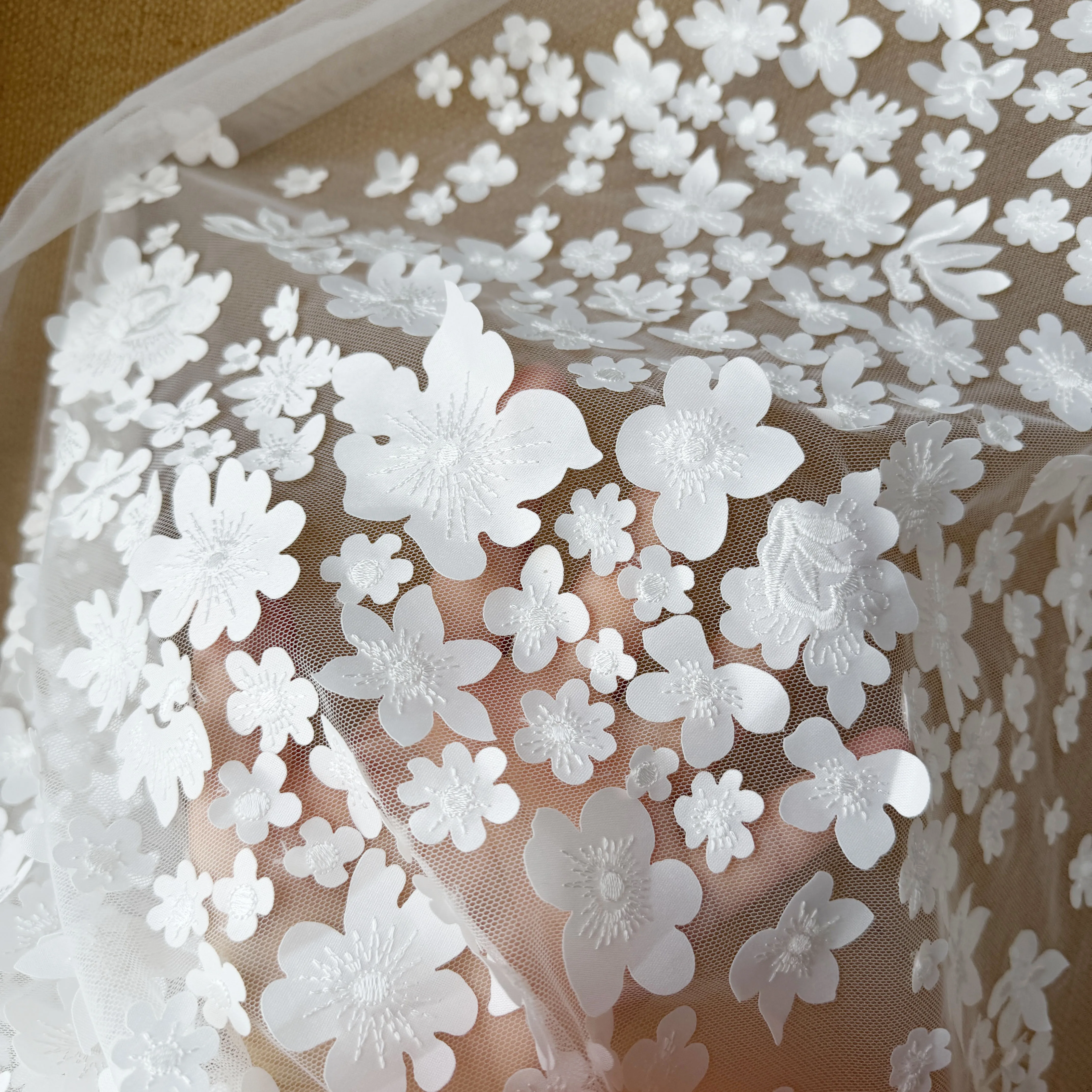 1 Yard 3D Lasergeschnittener Blumen-Spitzenstoff Kordel Braut Hochzeit Blumenstickerei – Detail 4