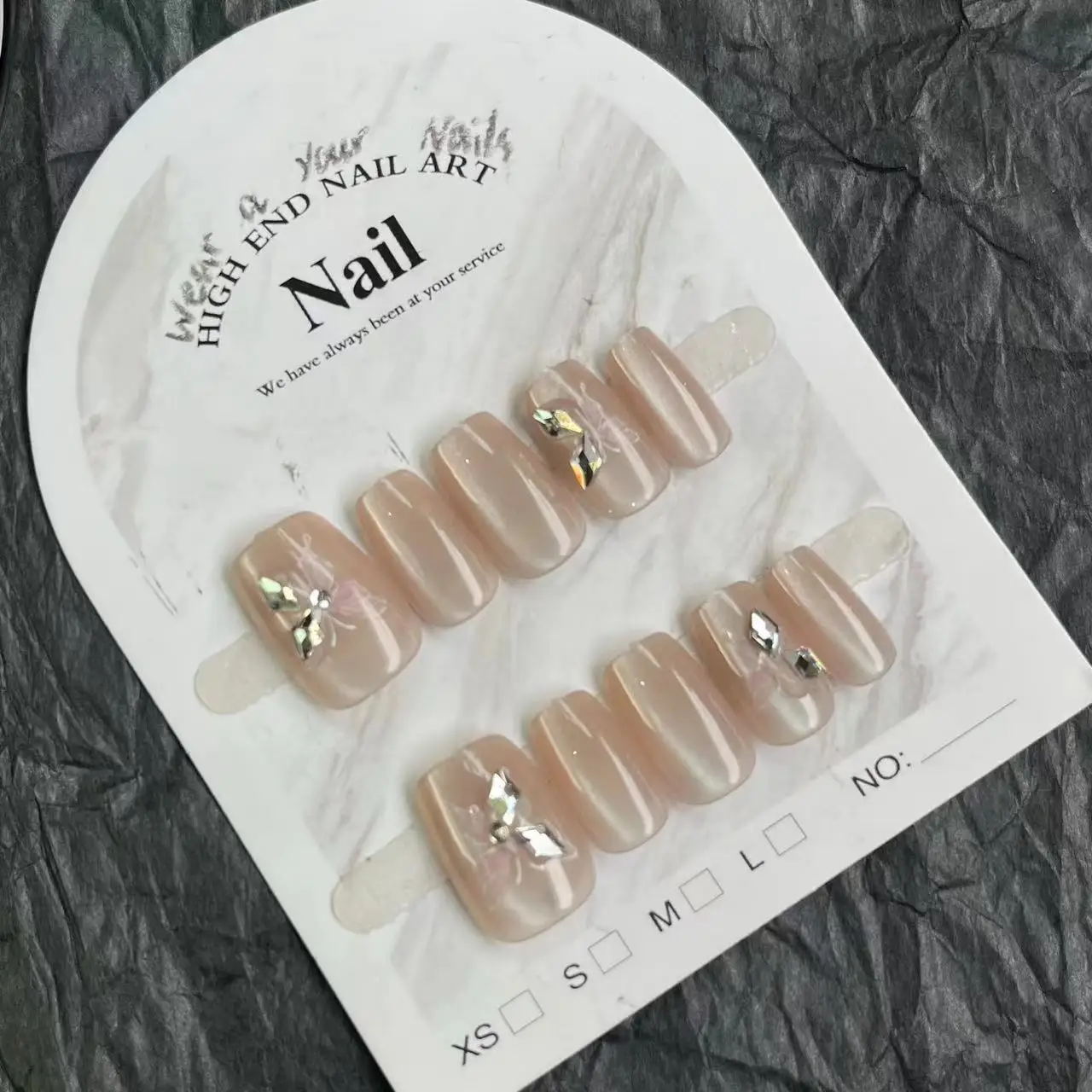 10szt Short Ballet Cat Eye Nude Color Fałszywe paznokcie Fałszywe paznokcie Butterfly Design Rhinestone Wearable Full Cover Glitter Nail Tips