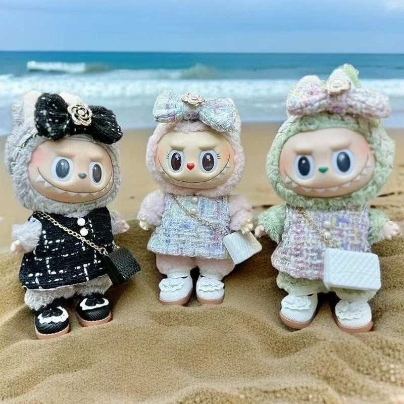 

Комплект одежды для куклы Лабубу 15/17 см: платье, повязка на голову, туфли принцессы, аксессуары для декора и замены деталей своими руками.