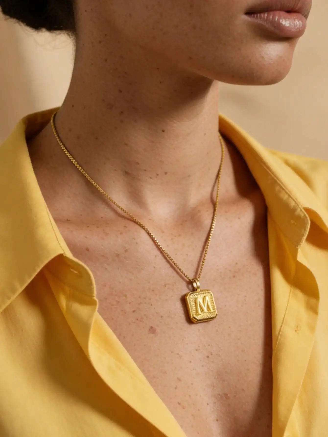 Collier élégant pour femme avec lettre carrée, plaqué or, bijou quotidien, collier personnalisé avec nom, collier avec initiale