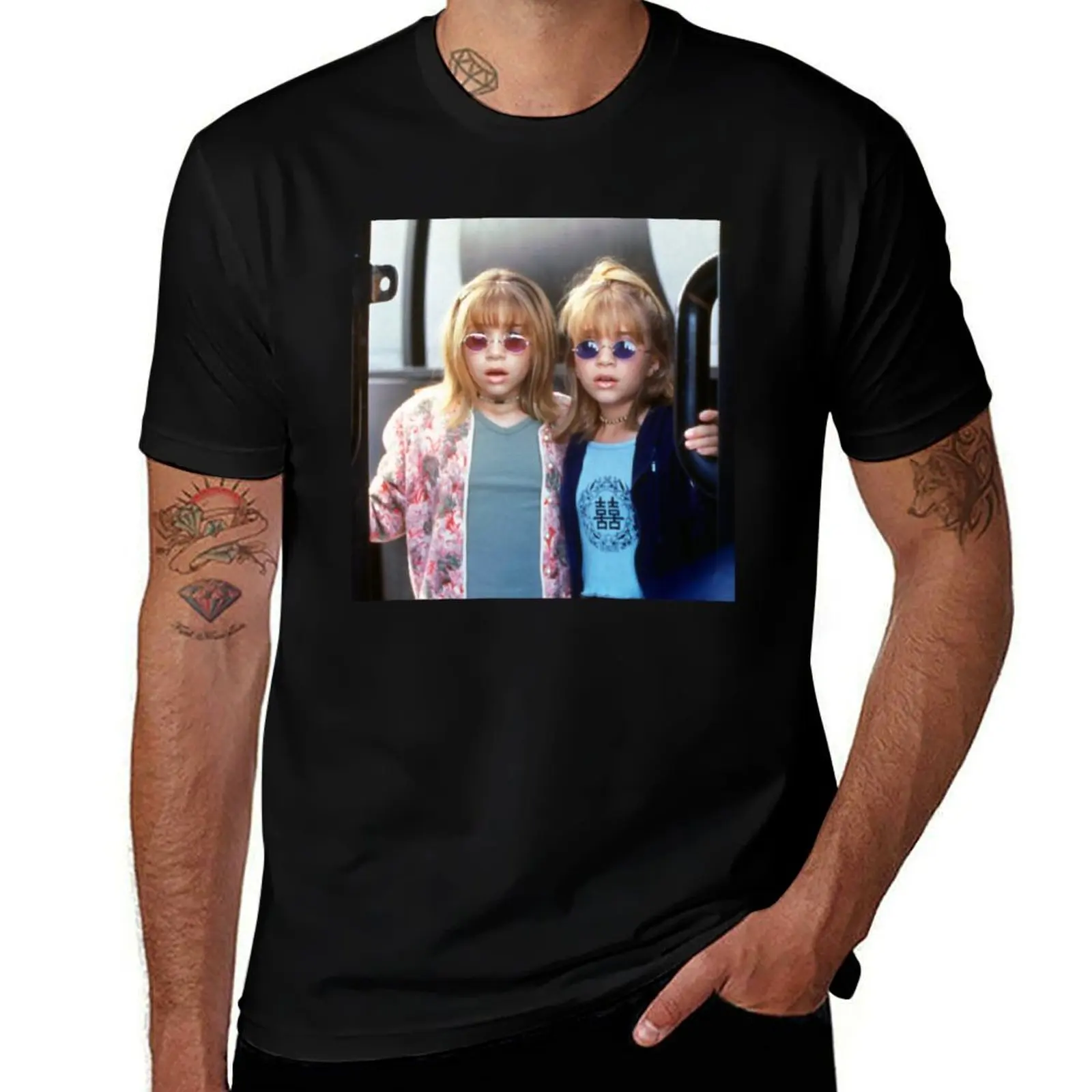 

Billboard Dad - Olsen Twins (Mary-Kate & Ashley) T-Shirt Fashion Graphic Tee for Men