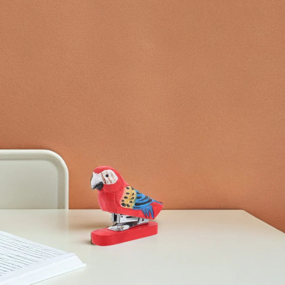 2pcs Mini Desktop Stapler Funny Stationery Carved Wooden Stapler Paper Fasteners Paper Stapling Tool Decorative Bird Stapler