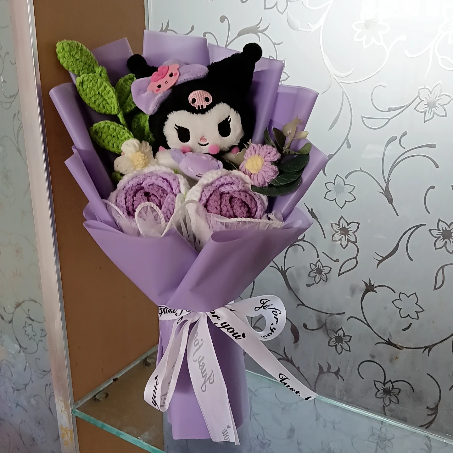 Hello Kitty Kuromi Cinnamoroll My Melody Plüschstrauß mit handgefertigter gewebter Rose, Partydekoration, Valentinstag, Geburtstagsgeschenk