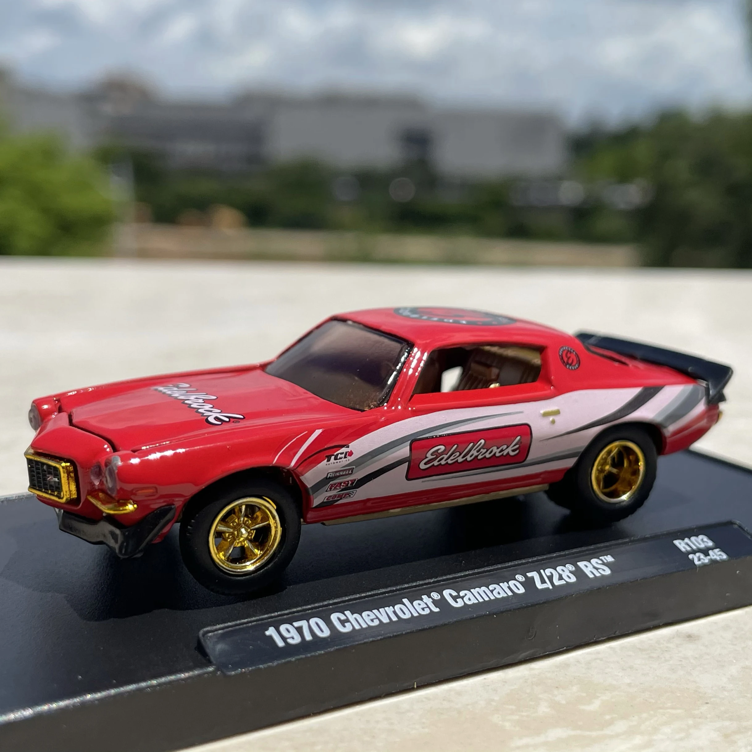 

Модель автомобиля 1970 Chevrolet Camaro Z/28 RS из сплава под давлением, 1:64