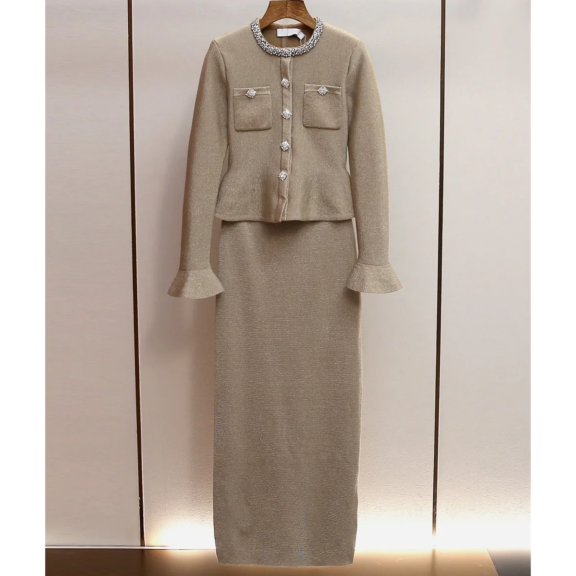 

Women's fitted dress with ruffled sleeves, stretchy, diamond buckle, elegant full skirt, Y2K New 2026 Spring Women's Clothing