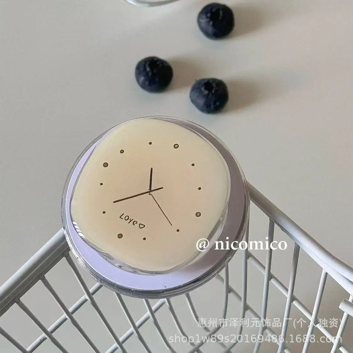 

Магнитная подставка с милым мультяшным рисунком подходит для всех серий телефонов Apple, Samsung и очень любимых всех.