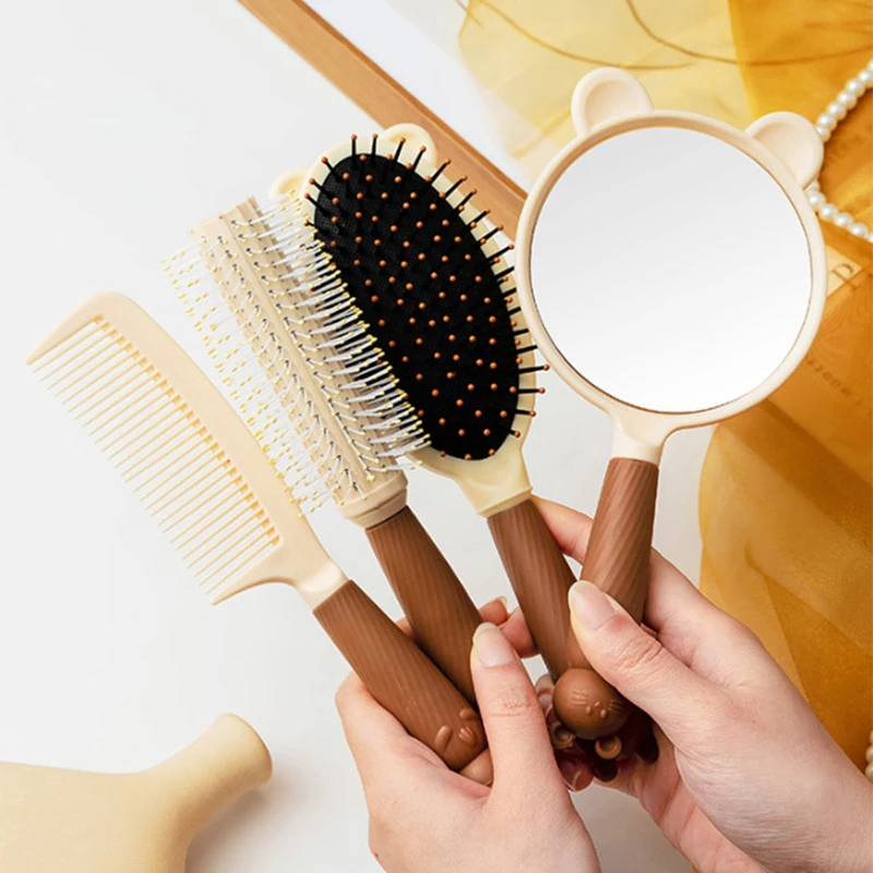 Make-up-Spiegel und Haarbürsten-Set: Kopfmassage, Knotenfreie Bürste, Niedliches Bier-Design, Vierteiliges Handspiegel-Kamm-Set für Zuhause