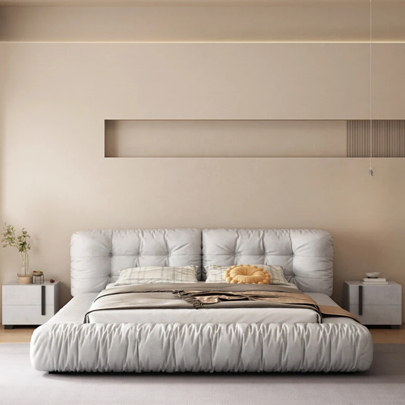 

Modern and minimalist master bedroom double king bed with cream frosting