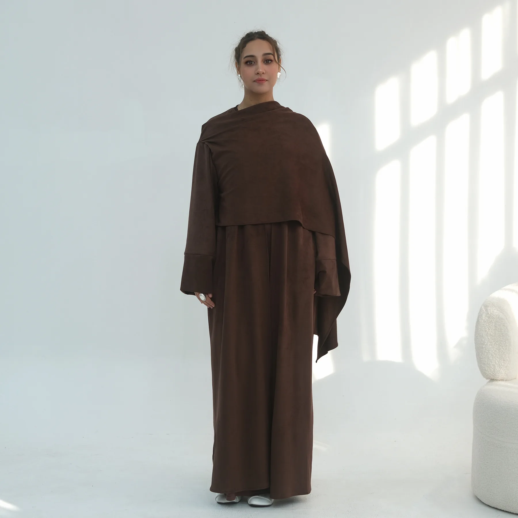 Zimowe Dubajskie Zamszowe Abaje Eid Dżellaba Muzułmańska Sukienka Damska Otwarta Abaja z Kapturem Peleryna Odzież Islamska Kebaja Kimono Dżalabiya Kaftan