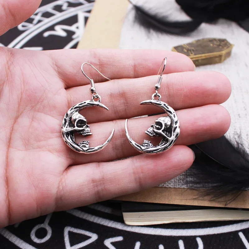 Creative Halloween Moon Skull Dangle Earrings for Women Gothic Dark Vintage Personality Trend Earing Ear Hook Goth Jewelry