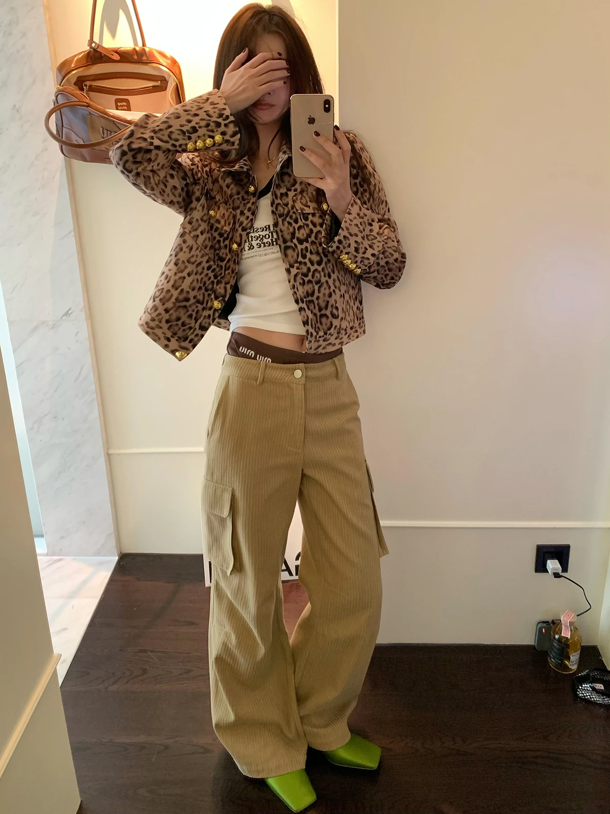 

Женские модные брюки Vcruan из двухцветного хлопка кораллово-красного цвета с расклешенными штанинами и карманами, коллекция Весна 2024