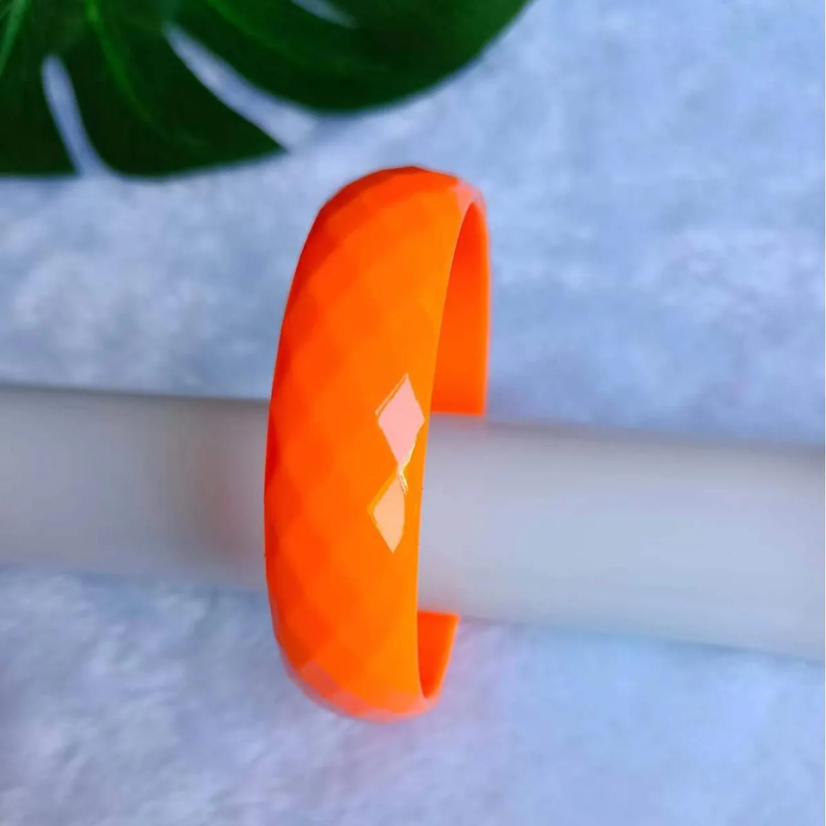 Cool 17MM Grid Exaggeration Fluorescent Vibrant Acrylic Charm Resin Bangle Bracelet Popular Fashion Daily Casual Bracelet
