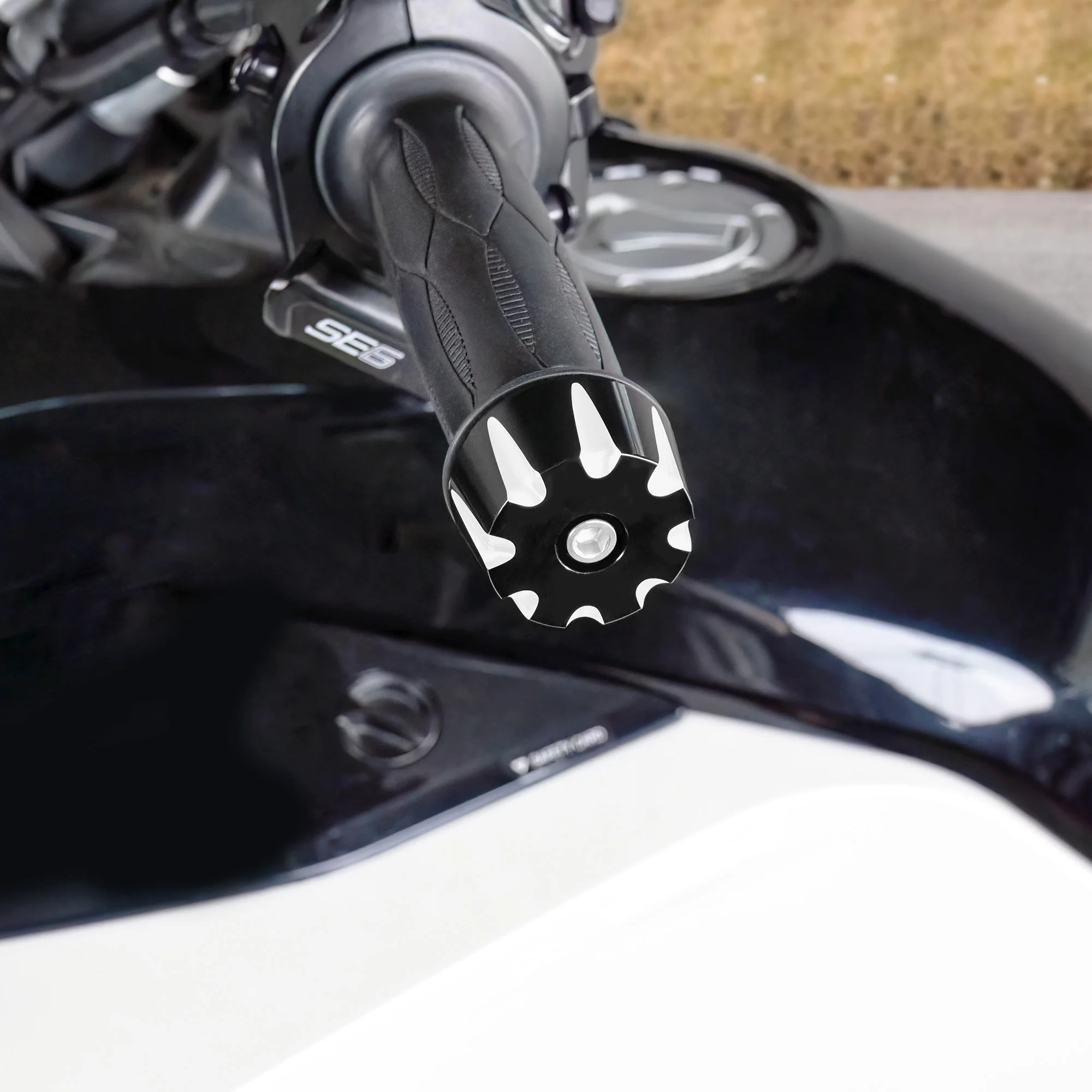 

Фрезерованные на ЧПУ алюминиевые заглушки для руля | Индивидуальные утяжелители для руля Can-Am Spyder F3, RT, ST, RT-L (модели 2012-2023 гг.)