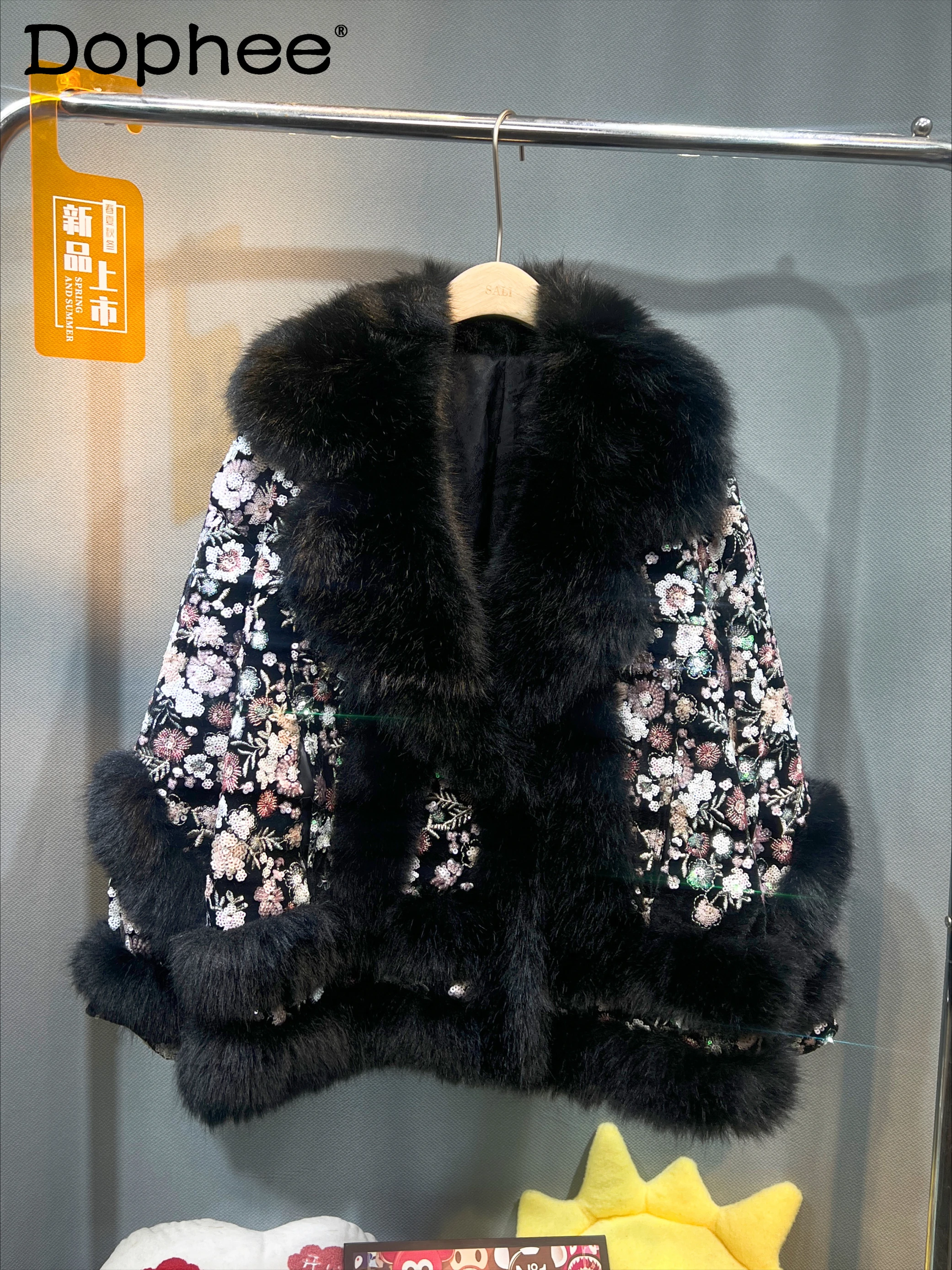 Luxury Heavy Industry Flower Embroidery Sequined Faux Fur Women 2024 Winter Clothing New Versatile European Mink Balck Jacket