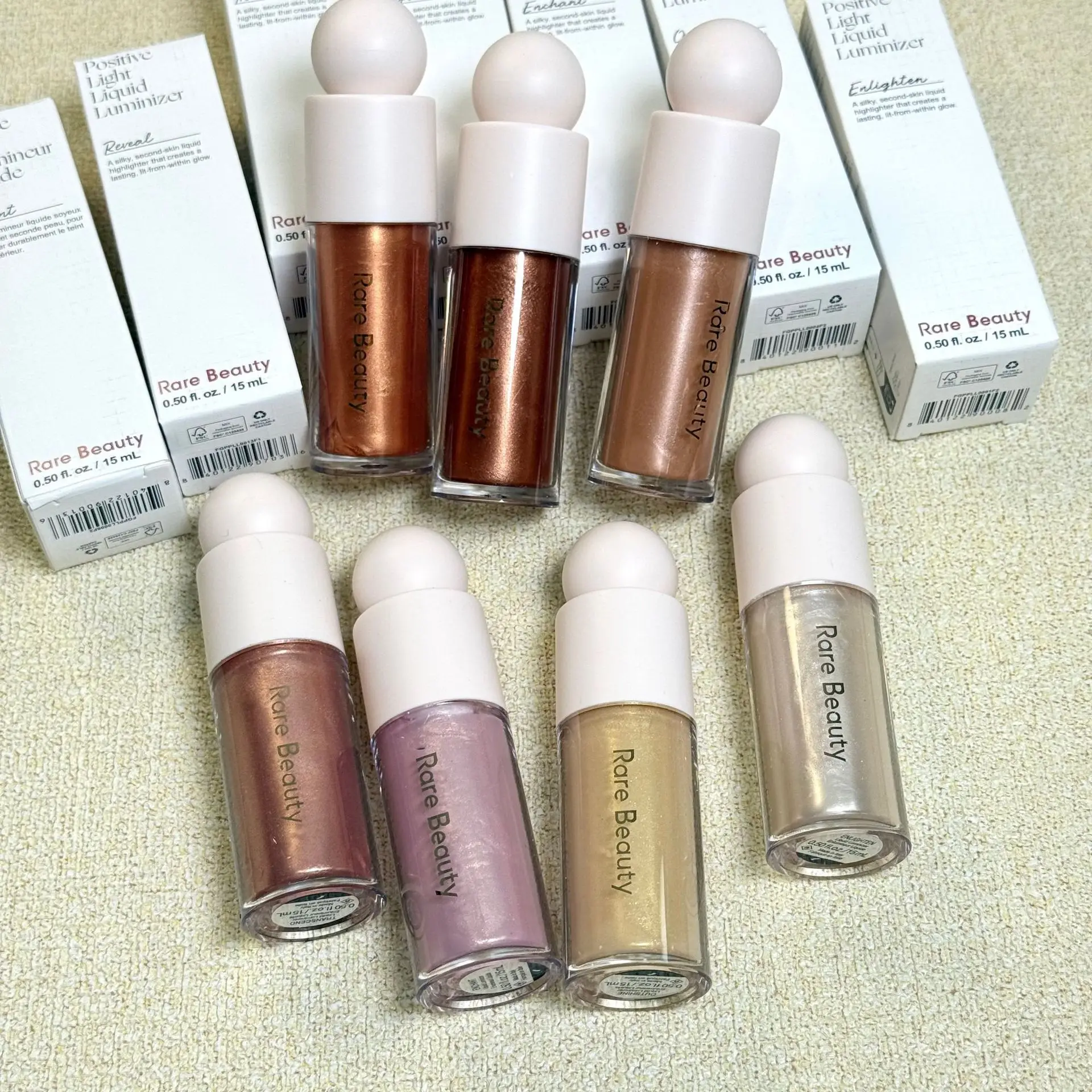 Rare Beauty Makeup Highlighter - Rare Beauty Light Silky Touch Innowacyjny