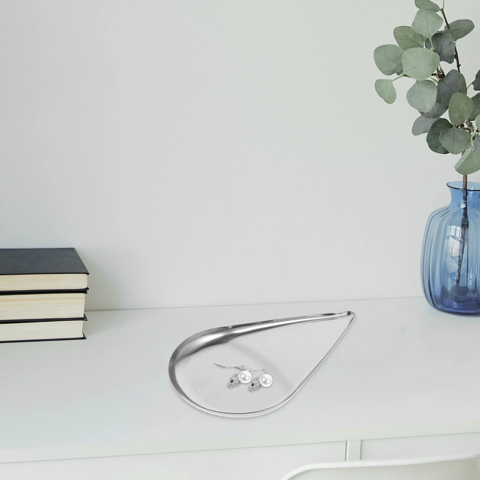 

Stainless Steel Jewelry Dish Tray Elegant Design Exquisite Workmanship Multi-Functional Organizer Desktop Adornment