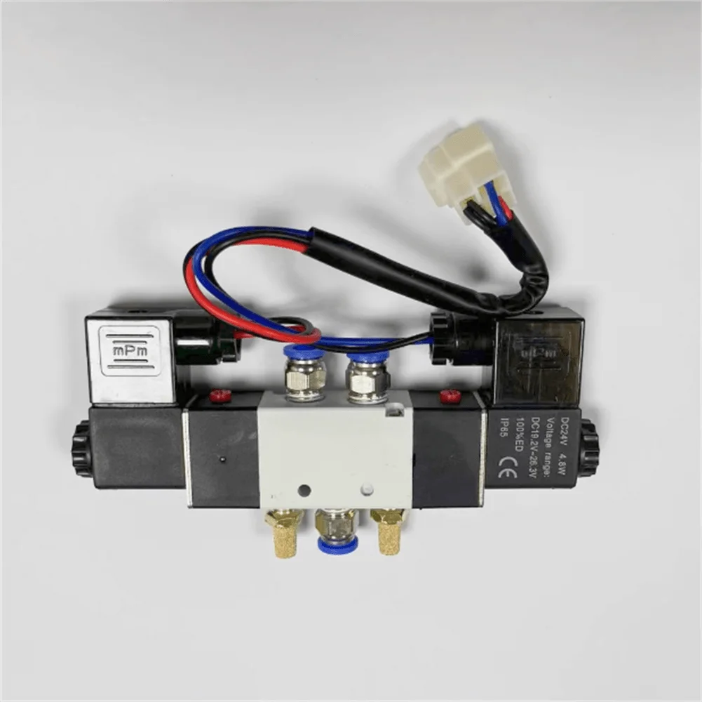 Swing Door Bus Door Pump Solenoid Valve 24V 4V220-08 Strip Line Quick Connector is suitable for buses