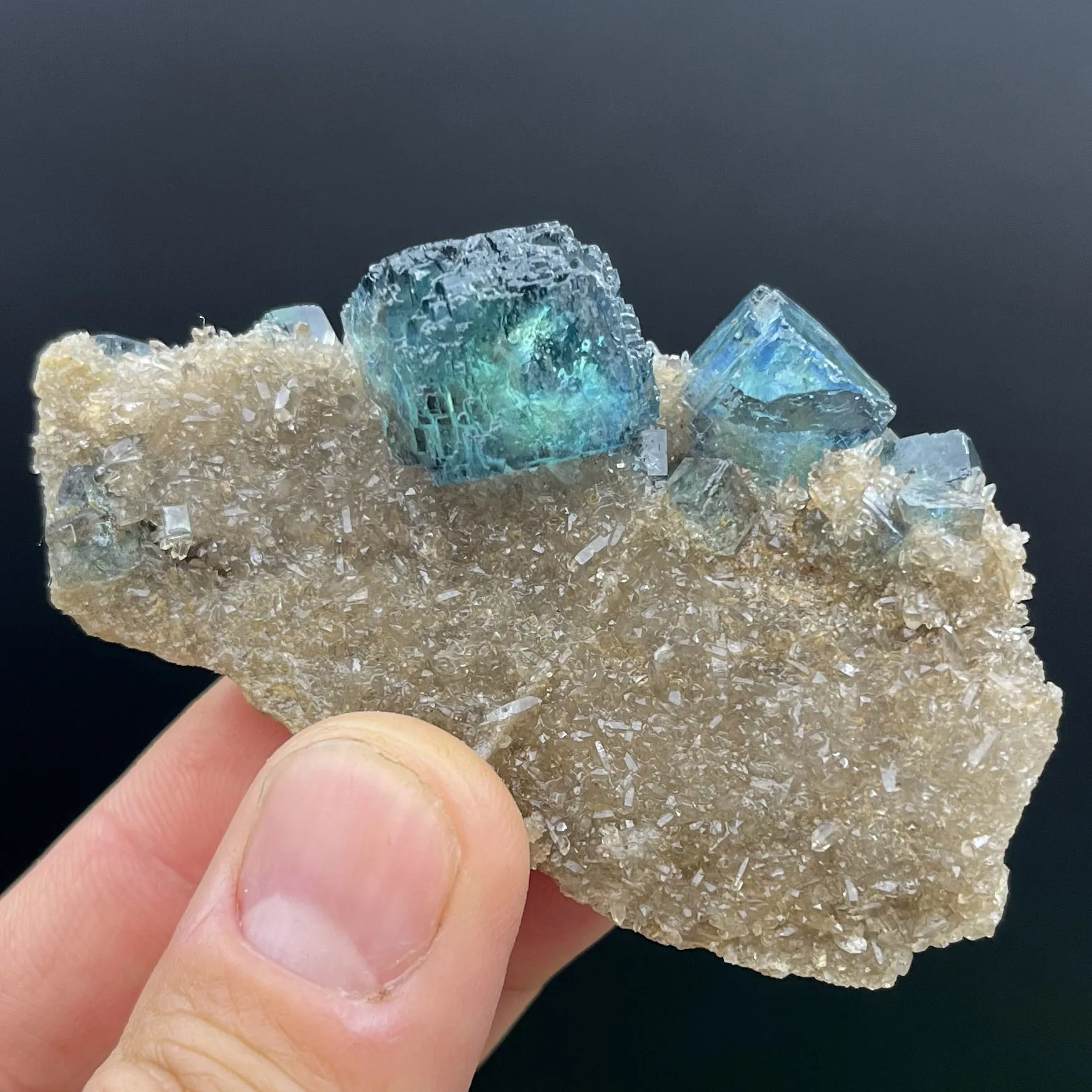 Natural Fujian blue heart green edge large particle stepped fluorite mineral specimen vitreous gemstone home decoration healing