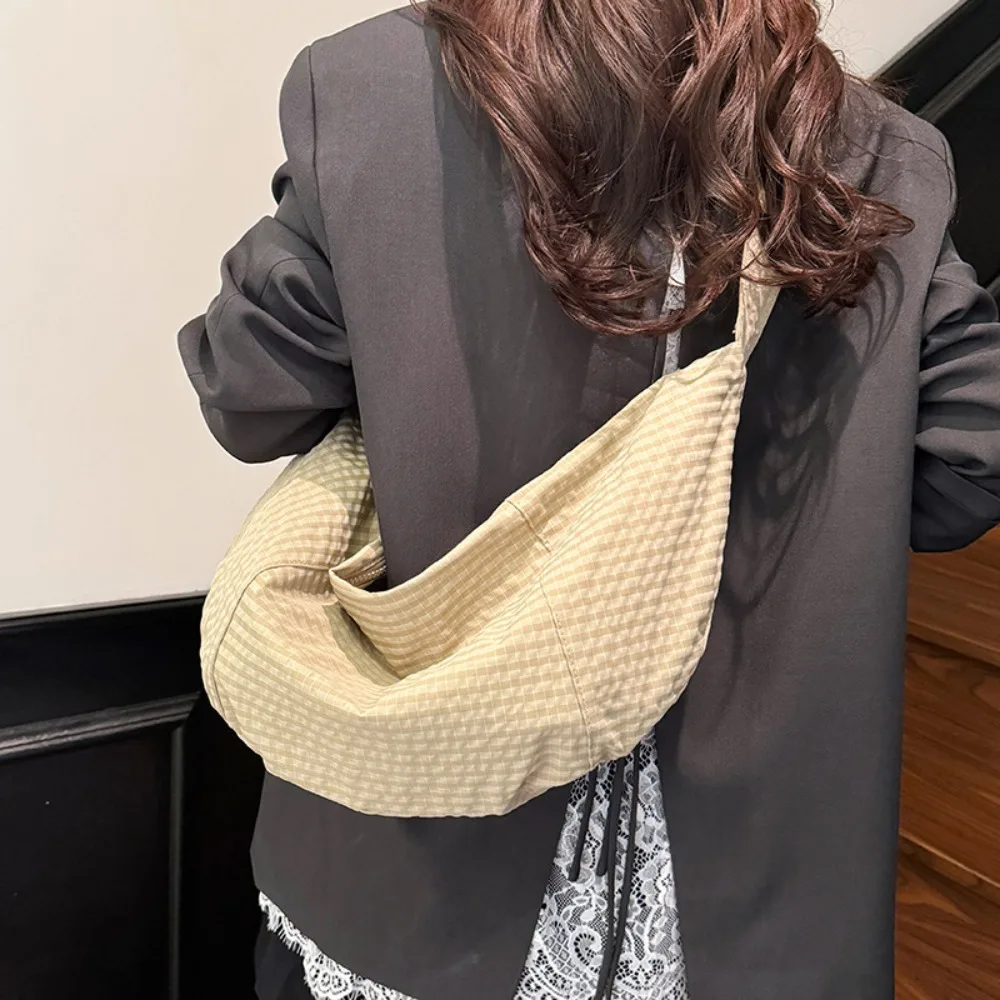 

Korean Style Nylon Dumpling Bag Large Capacity Commuting Single Shoulder Bag Casual Handbag Hobos Crossbody Bag Women Girls