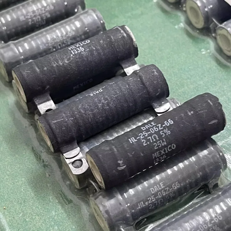 

5PCS/imported American HL-25-06Z-66 25W 2.7R 2.7 Ω 2.7 Ω high-power resistor