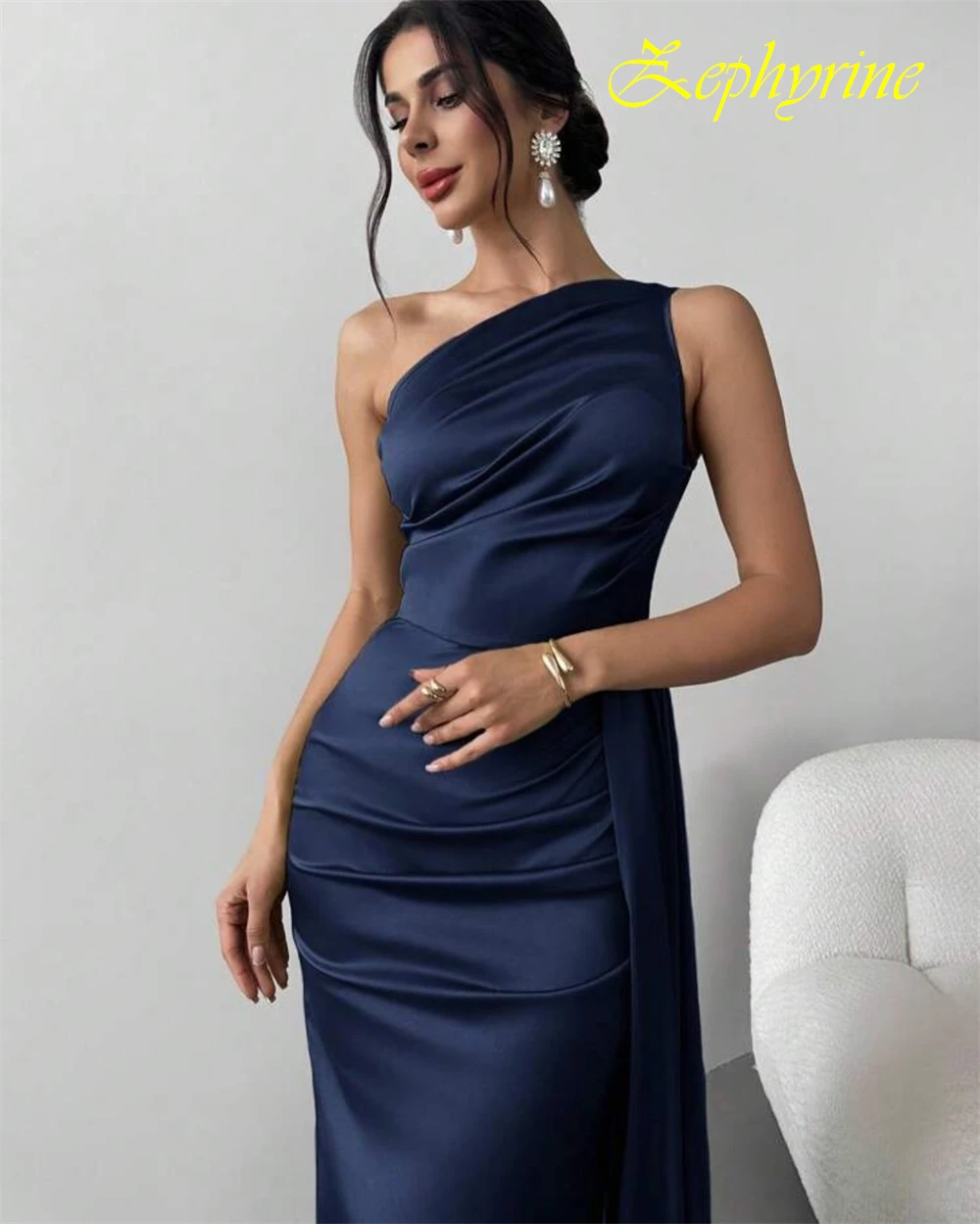 فستان سهرة أنيق مخصص بكتف واحد وأزياء من الساتان للمناسبات الخاصة وفساتين حفلات رقيقة بدون أكمام