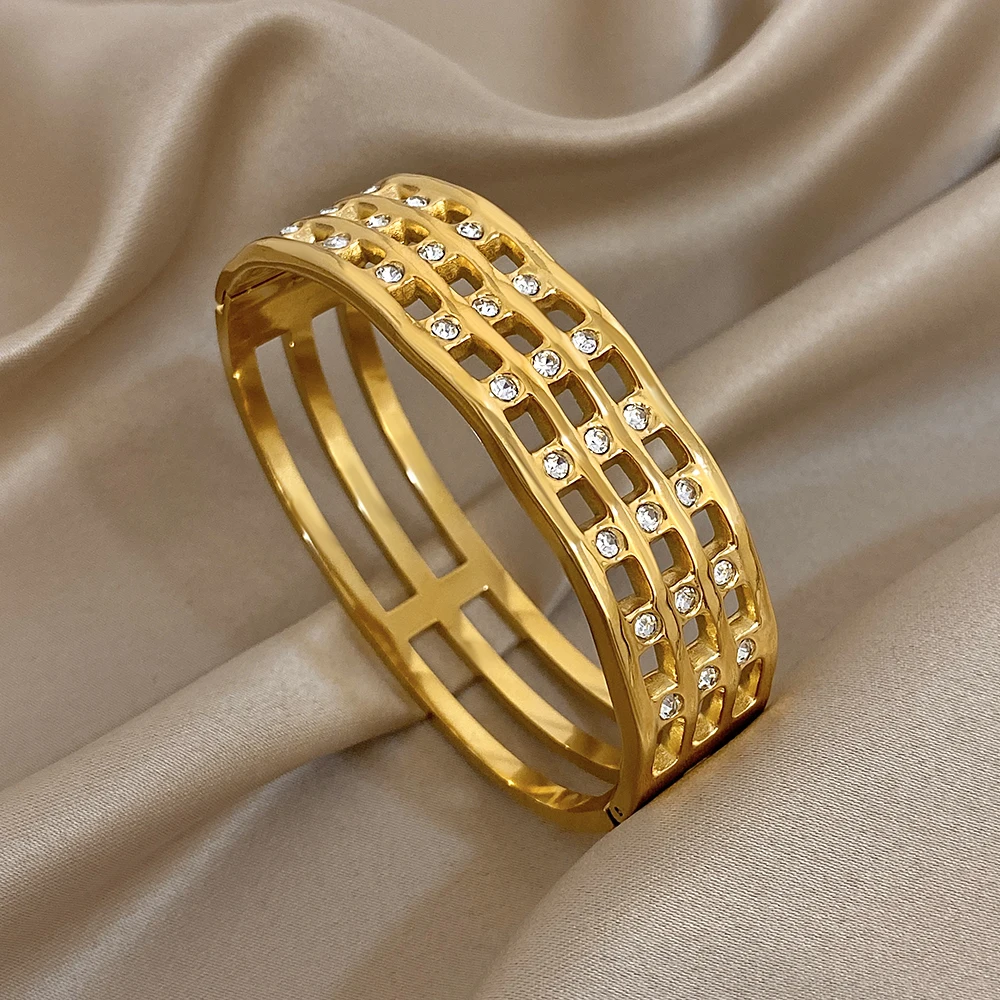 

DODOHAO Retro Hollow Out Stainless Steel Wide Bracelet for Women Exquisite Rhinestone Zircon Opening Bangle Waterproof Jewelry