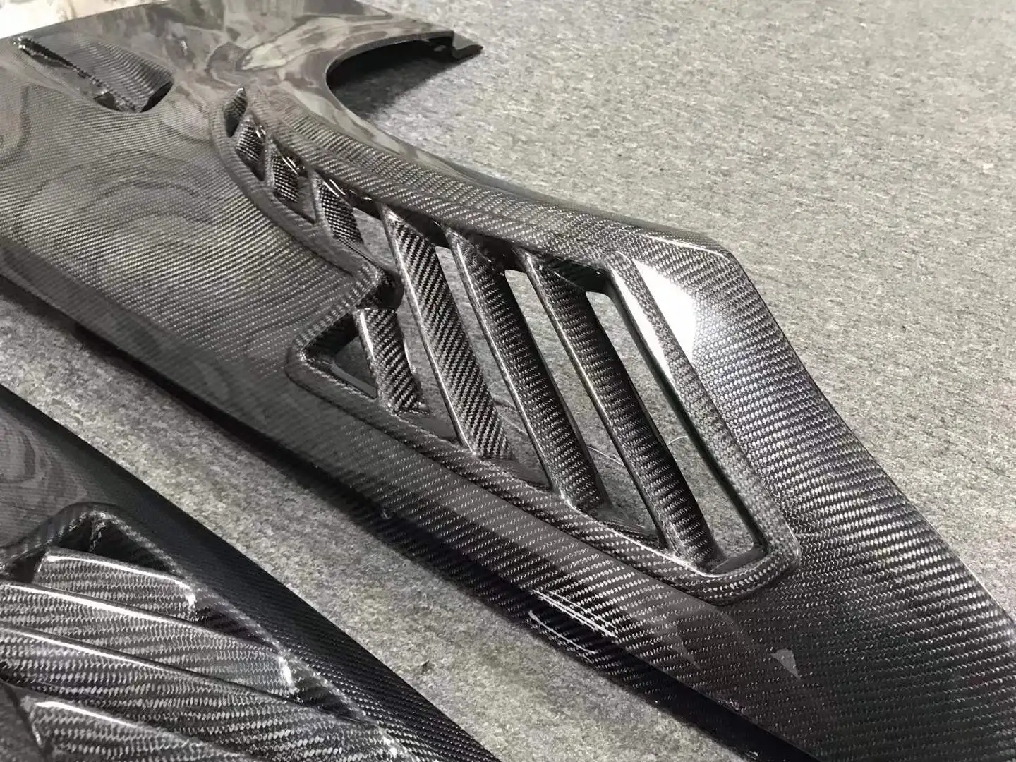 Para Serie 3 E92/E93 M3 2009-2013 estilo GT4 RS guardabarros delanteros de fibra de carbono Real de alta calidad personalizados