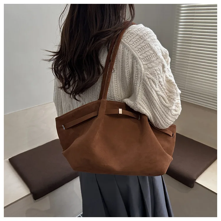 Umhängetasche aus Wildlederimitat für Damen, modisch, Pendler-Einkaufstasche, lässig, Unterarm-Eimer-Geldbörse, Herbst, täglich, Luxus-Handtasche – Detail 20