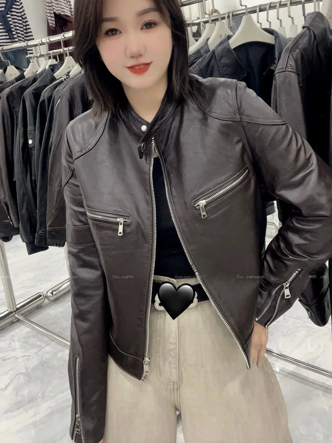 

Haining Spring 2024 New Sle ort Genuine Leather Jaet Women's round Ne eepskin Zipper Oil Wax Leather Coat