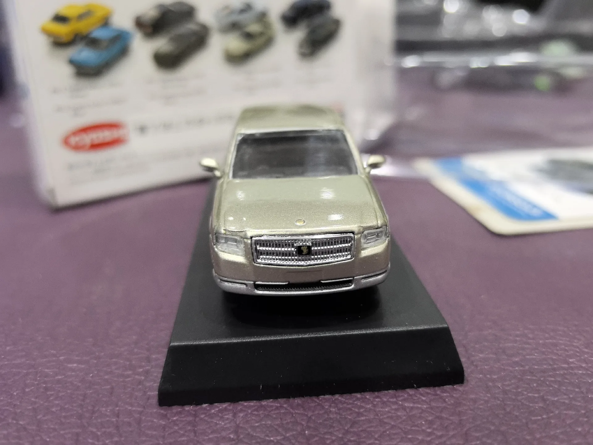 دييكاست كيوشو 1:64 مقياس تويوتا القرن فولفو مقطورة شاحنة سبيكة سيارة نموذج تحصيل لعبة هدية تذكارية عرض حلية