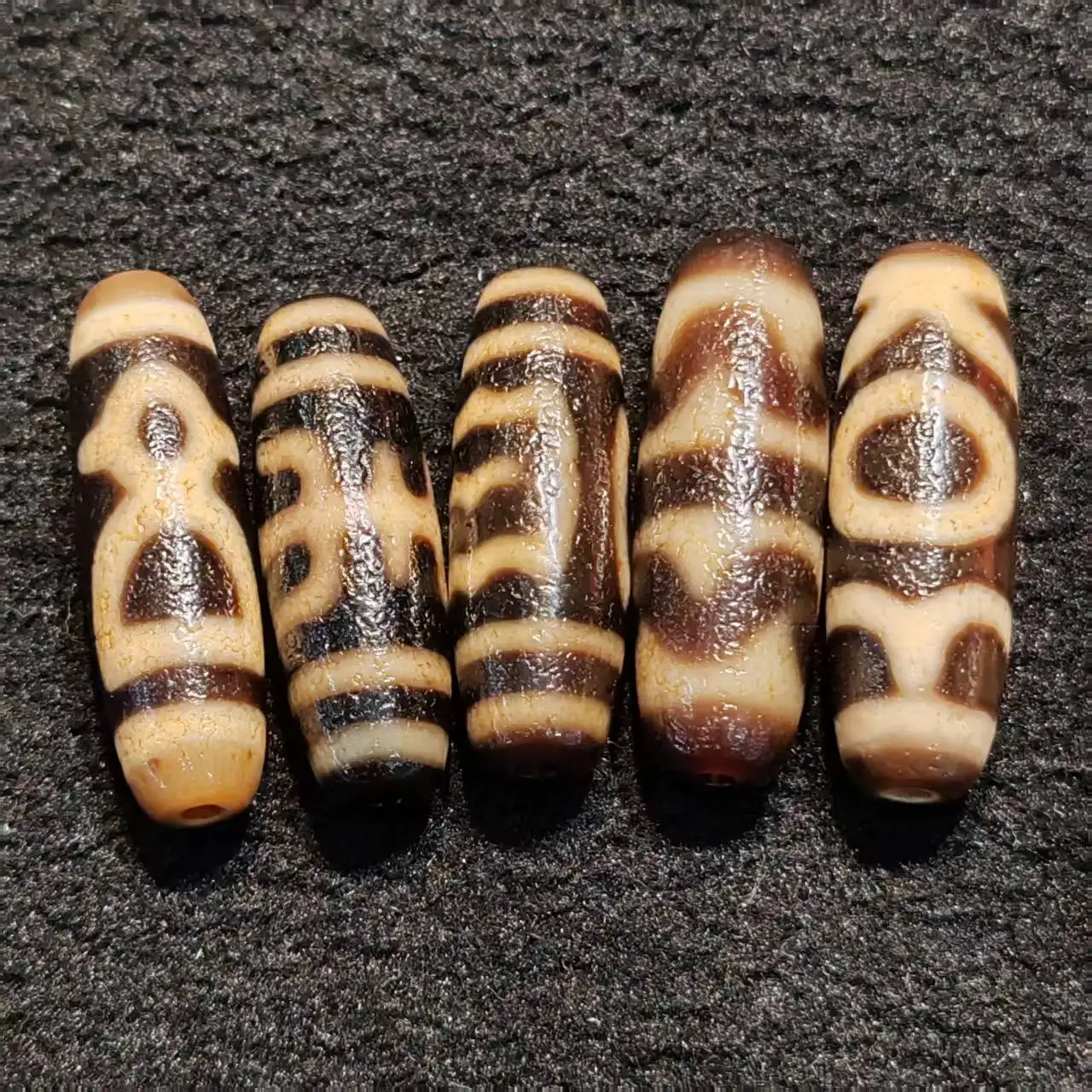 

1pcs Taiwan infiltration tooth yellow old material patina weathered agate Tianzhu necklace pendant DIY accessory Dzi