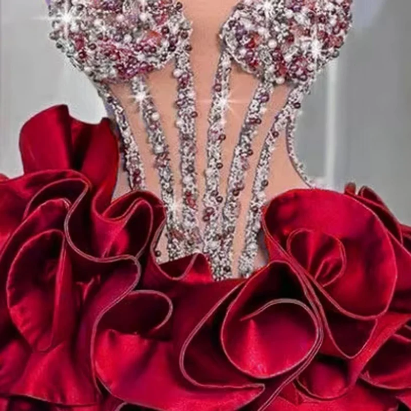 Funkelndes Strass-Abschlussballkleid mit Schleifenriemen, Mini-Partykleid, gerüschtes, durchsichtiges, kurzes Kleid mit Kristallen, Kleid für Bühnenaufführungen