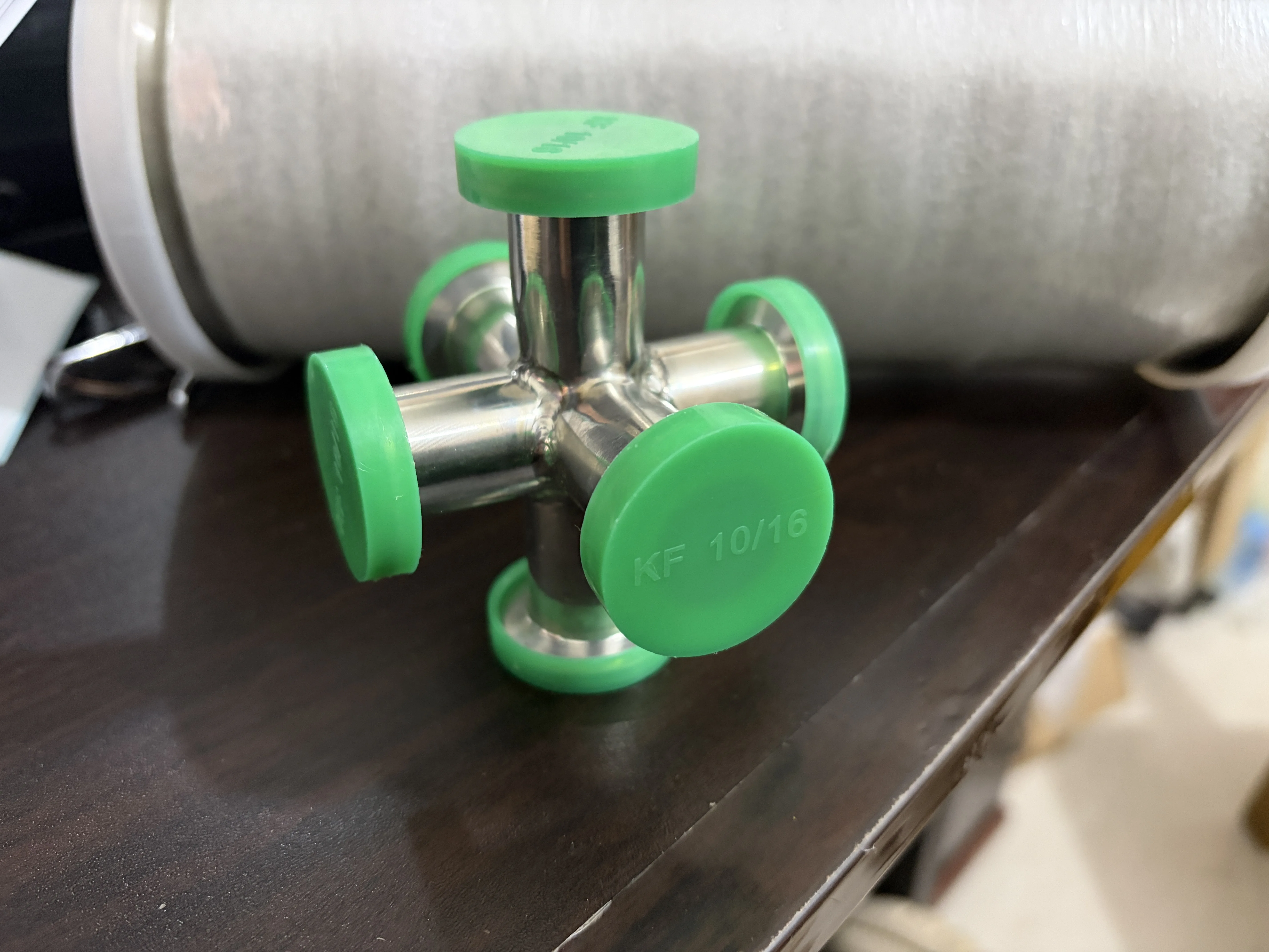 

KF16 KF25 KF40 KF50 Вакуумная нержавеющая сталь 6-ходовой шестиходовой вакуумный крестообразный фланец, соединение труб из нержавеющей стали 304.