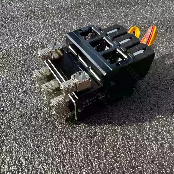 For Metal Hydraulic Directional Valve 3-Way Hydraulic Valve Upgrade Parts for 1/12 1/14 RC Hydraulic Excavator Loader Models