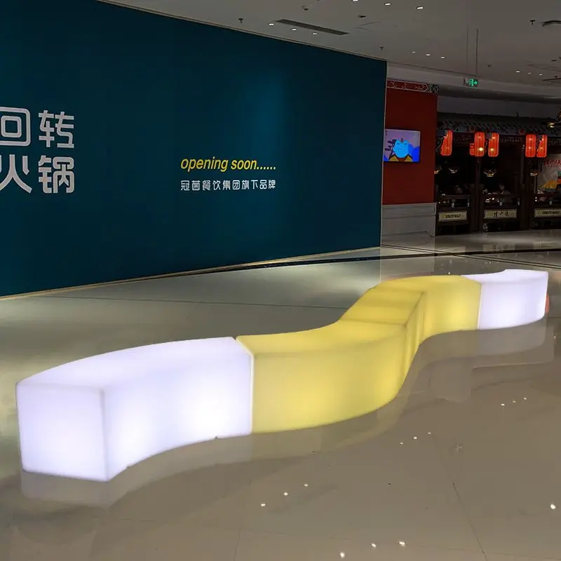 الإبداعية 16 ألوان تغيير Led الإضاءة منحني بار البراز في الهواء الطلق البلاستيك مقاعد الفناء قابلة للشحن ملهى ليلي الطعام الكراسي #2